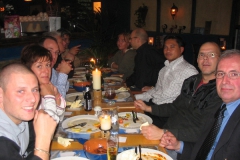 Een deel van de klas tijdens het eten