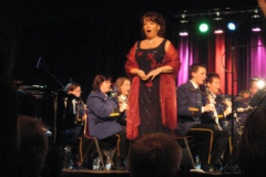 In de Hanenhof: Angelina zingt